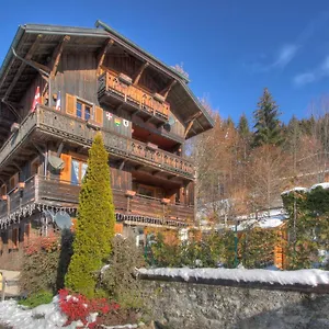 & Morzine, 4 Bedroom Ground Floor Apartment Montriond